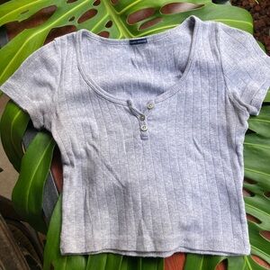 Brandy Melville $20 Light Gray Ribbed Crop Top size S